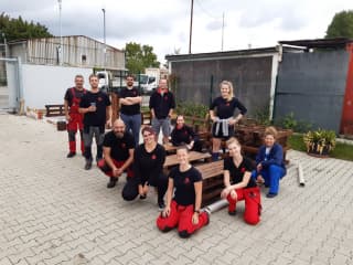 Bänke aus Holzpaletten - Team 